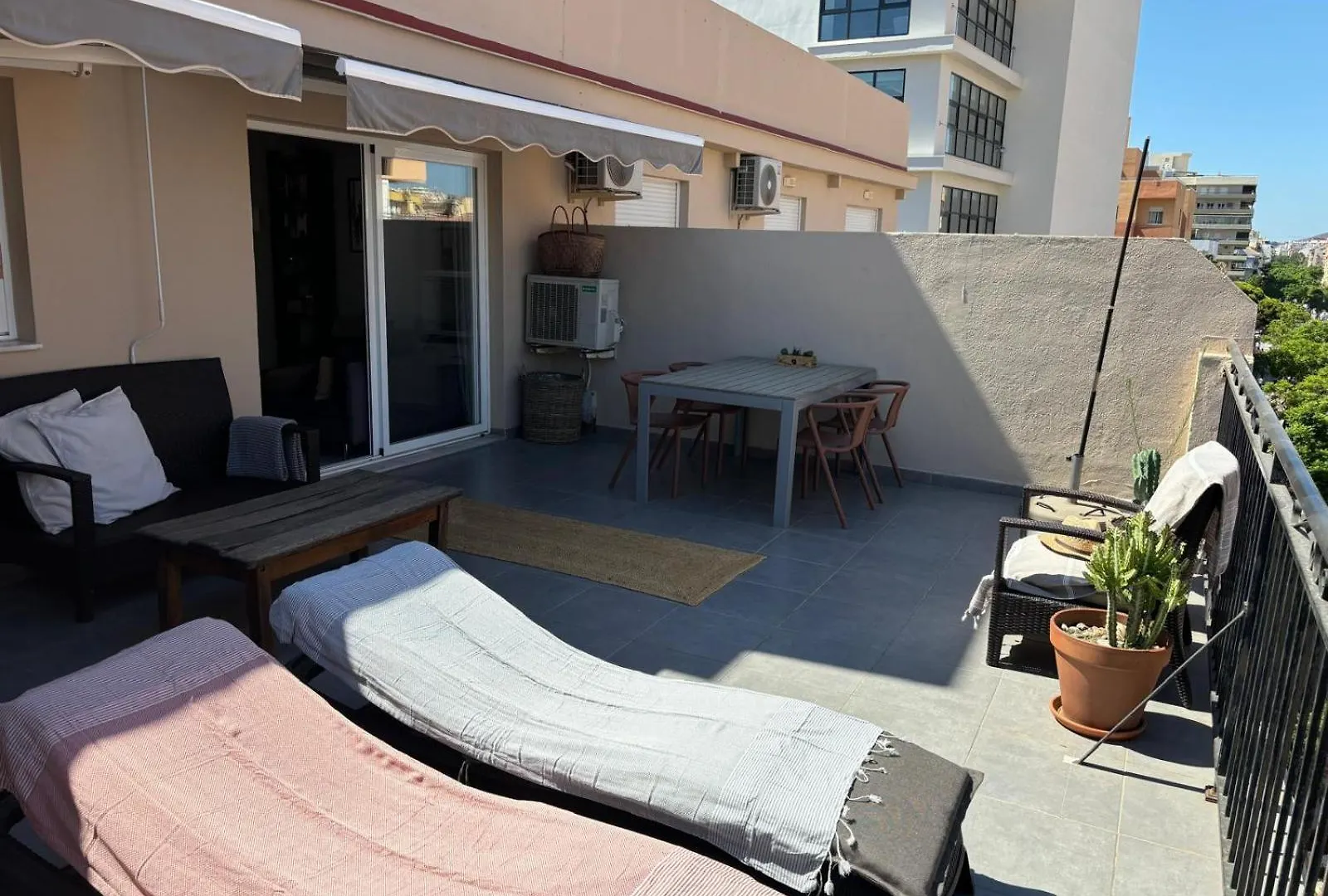 Sunny Roof Top In Los Boliches contacts